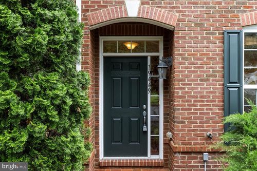 19449 Coppermine Sq, LEESBURG, VA, 20176-6549 | Card Image