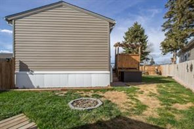 2300 13 St N, Home with 3 bedrooms, 2 bathrooms and 2 parking in Lethbridge AB | Image 25