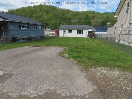 307 1st St W, Madison, WV, 25130-1014 | Card Image