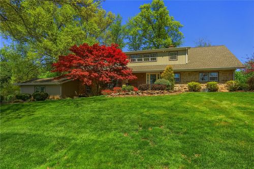 2 Davidson Dr, Patterson Heights, PA, 15010-3016 | Card Image