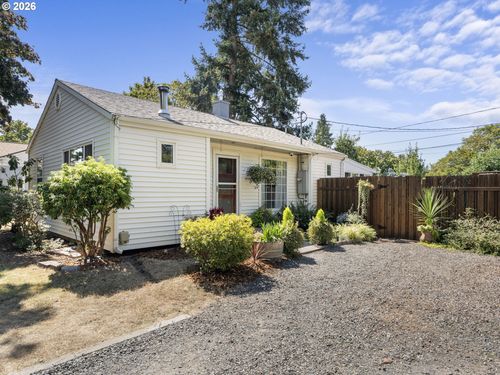 4043 Se 116th Ave, Portland, OR, 97266-2105 | Card Image