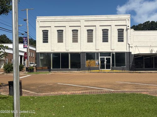 101 W Railroad Ave N, Magnolia, MS, 39652-2835 | Card Image