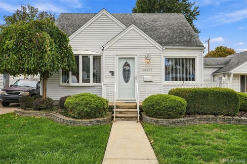 24819 Laetham Ave, Eastpointe, MI, 48021-1047 | Card Image