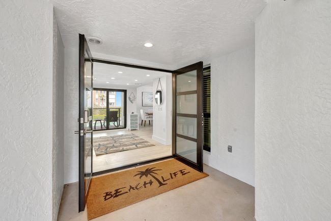 211 - 4100 N Highway A1a, Condo with 3 bedrooms, 3 bathrooms and null parking in Hutchinson Island FL | Image 4
