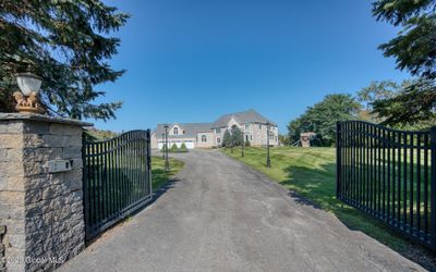 Currybush front gate | Image 1