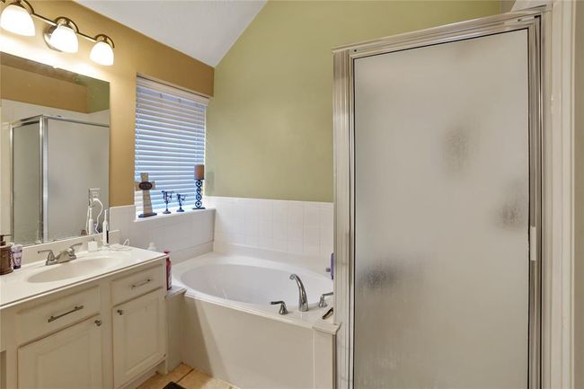 1414 Chesterpoint Dr, House other with 3 bedrooms, 2 bathrooms and 2 parking in Spring TX | Image 13
