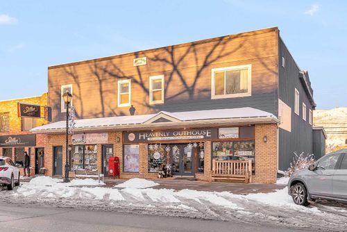 {{alt}} | Card Image