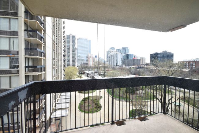 APT-601C - 1360 N Sandburg Ter, Home with 2 bedrooms, 2 bathrooms and null parking in Chicago IL | Image 15