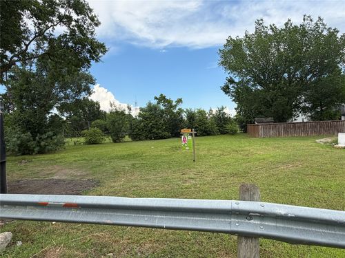 10333 Abraham Road, Dallas, TX, 75227 | Card Image