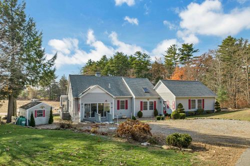 27 Collette Drive, Hampstead, NH, 03841 | Card Image