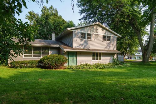 5617 Winnequah Road, Monona, WI, 53716 | Card Image