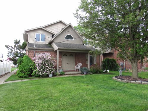 35610 Jeffers Ct, Harrison Twp, MI, 48045-3228 | Card Image