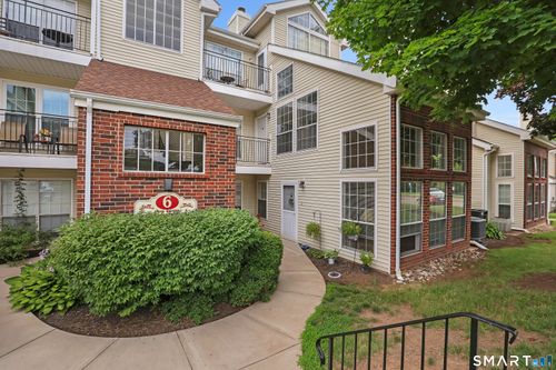 93-93 Carriage Crossing Ln, Middletown, CT, 06457-5830 | Card Image