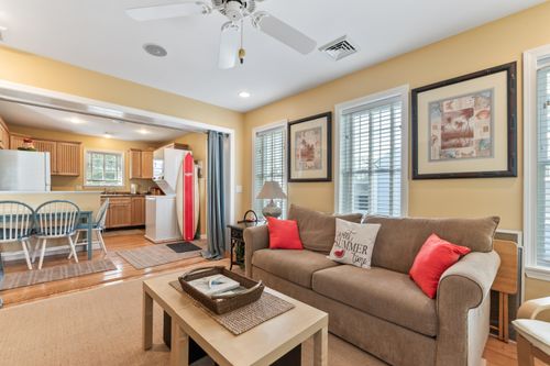 d4-412 Post Road, Wells, ME, 04090 | Card Image