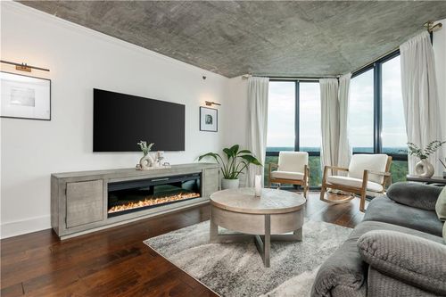 apt-2007-2870 Pharr Court South Nw, Atlanta, GA, 30305-2180 | Card Image