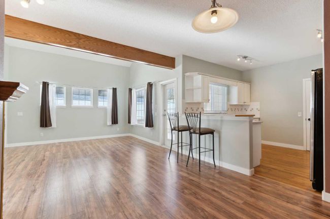 301 Patterson View Sw, Home with 2 bedrooms, 2 bathrooms and 1 parking in Calgary AB | Image 4