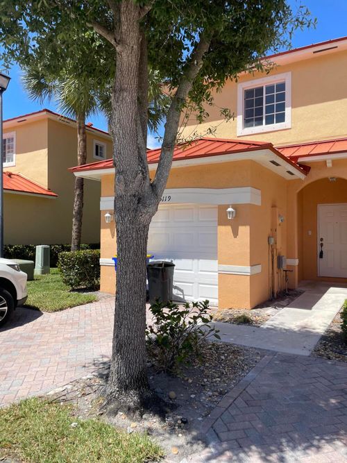 5119 Se Mariner Garden Cir, Stuart, FL, 34997-2178 | Card Image
