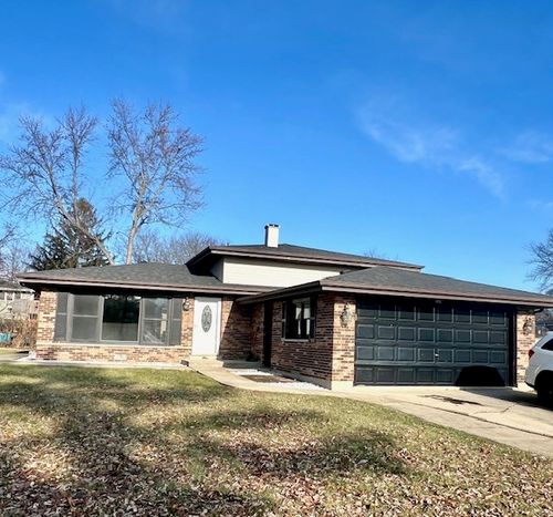 644 Cedar Ln, Bartlett, IL, 60103-5811 | Card Image