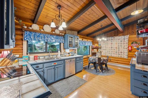 9402 Long Run Dr, Juneau, AK, 99801-8806 | Card Image