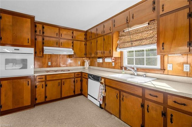 520 S Bunker Hill Rd, House other with 3 bedrooms, 2 bathrooms and null parking in Colfax NC | Image 13