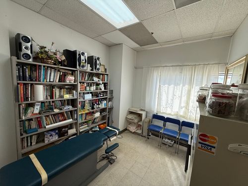 b201-665 Pasquinelli Dr, Westmont, IL, 60559-1279 | Card Image