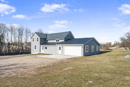 10282 7 Mile Rd, Evart, MI, 49631-8466 | Card Image