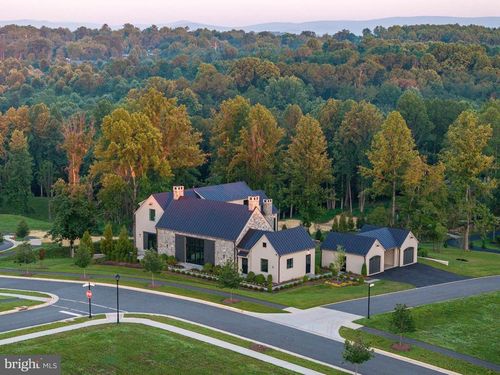 1 Foxtrot Knoll Ln, MIDDLEBURG, VA, 20117 | Card Image