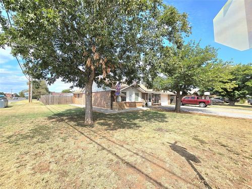 801 George St, Altus, OK, 73521-7107 | Card Image