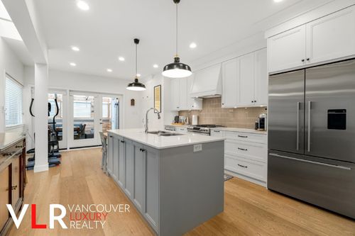 103-2535 York Ave, Vancouver, BC, V6K1E4 | Card Image