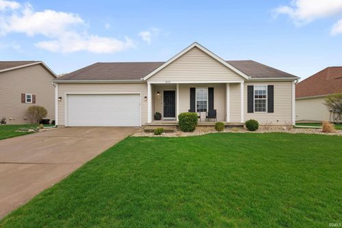 928 Woodhouse Dr, Mishawaka, IN, 46544-8216 | Card Image