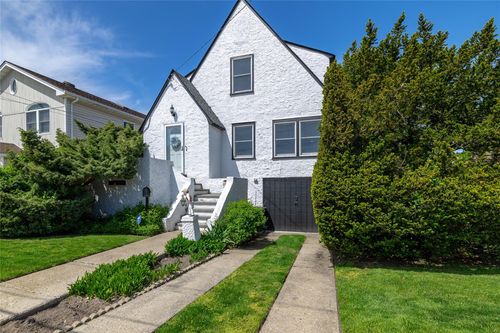 1020 Sunset Ave, Island Park, NY, 11558-2233 | Card Image