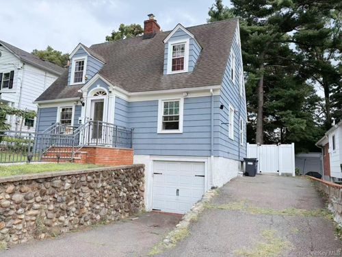 24222 54th Ave, Little Neck, NY, 11362-1507 | Card Image