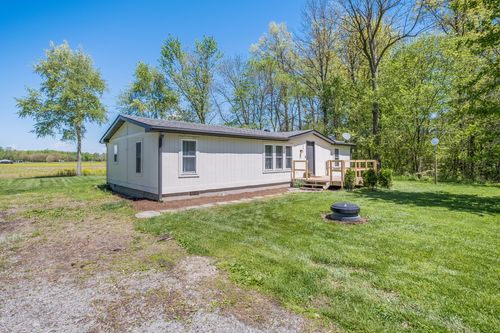 208 Oak St, Advance, IN, 46102-9426 | Card Image