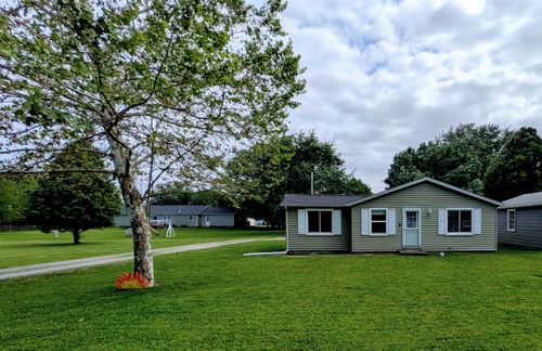 911 Harrison St, Frankton, IN, 46044-9781 | Card Image