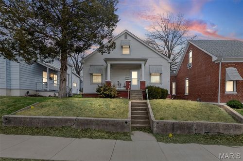 1012 S Church St, Belleville, IL, 62220-2666 | Card Image