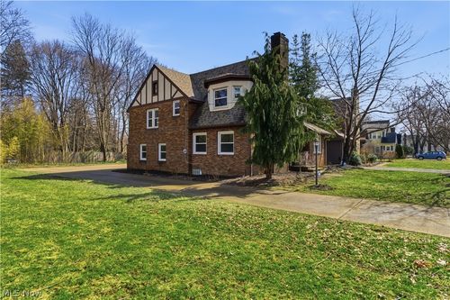 45 Chatfield Dr, Painesville, OH, 44077-2504 | Card Image