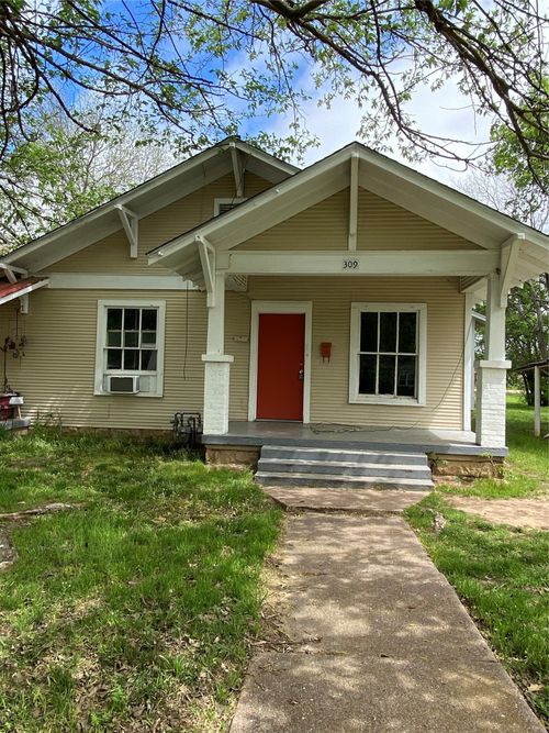 b-309 E Nelson St, Bowie, TX, 76230-3608 | Card Image