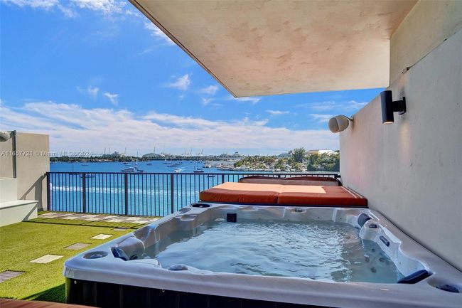 APT-101 - 1000 Venetian Way, Townhouse with 4 bedrooms, 4 bathrooms and null parking in Miami Beach FL | Image 16