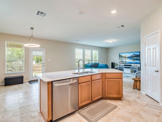 270 Fuchsia St, House other with 3 bedrooms, 3 bathrooms and 6 parking in Kyle TX | Image 11