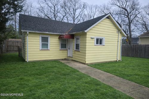 683 Mantoloking Rd, Brick, NJ, 08723-5477 | Card Image