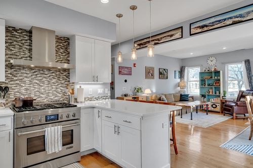 unit-3-104 Holland St, Somerville, MA, 02144-2864 | Card Image