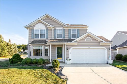 4626 Ruby Ln, Brunswick, OH, 44212-1150 | Card Image
