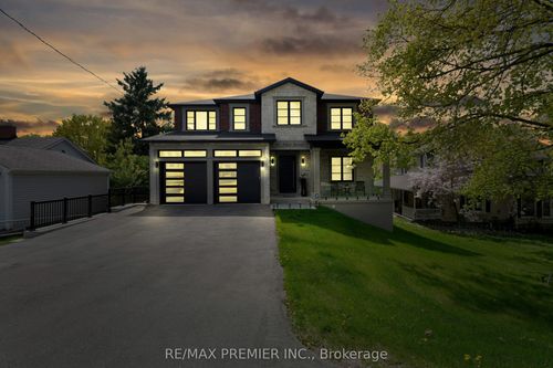 42 Alice St, Mount Albert, ON, L0G1M0 | Card Image