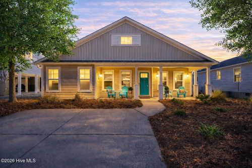 150 Ne 19th St, Oak Island, NC, 28465-6201 | Card Image