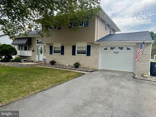 2 Marta Dr, Marshallton, DE, 19808-4829 | Card Image