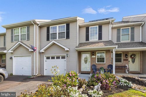 211 Grove Ct, TELFORD, PA, 18969-2181 | Card Image