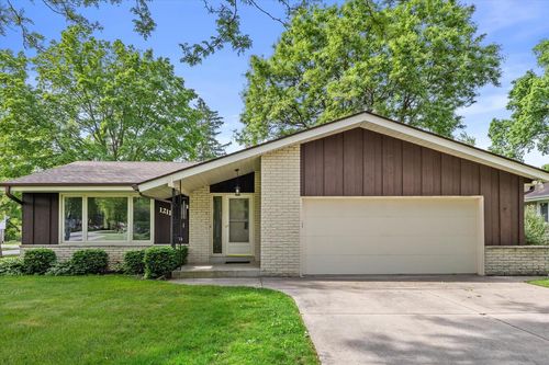 12115 W Luther Avenue, Hales Corners, WI, 53130 | Card Image