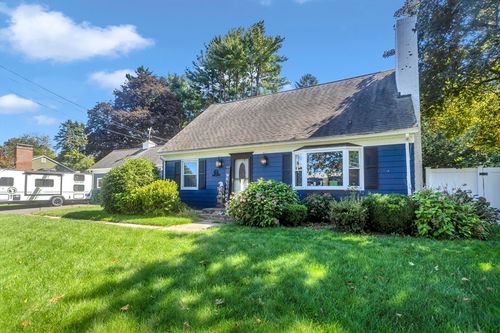 65 Woodlawn St, Chicopee, MA, 01020-2437 | Card Image