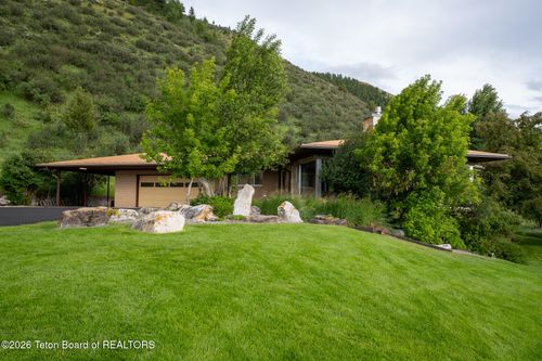 590 E 5th Ave, Afton, WY, 83110-5041 | Card Image