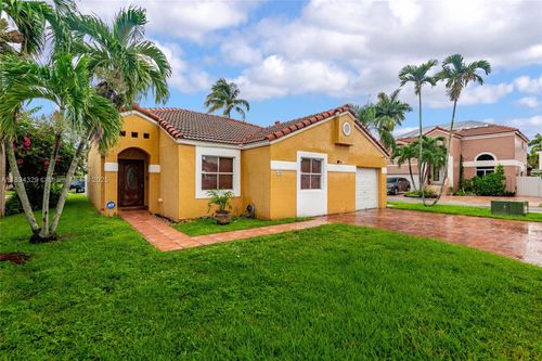 692 Nw 125th Ct, Miami, FL, 33182-2052 | Card Image